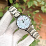 Đồng hồ Seiko Diamonds SUT351
